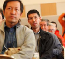 �^���ɘb�ɕ�������Q����