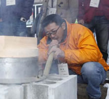 �H���ł̖{�i�I�ȕĐ����ɊF�^���ł�